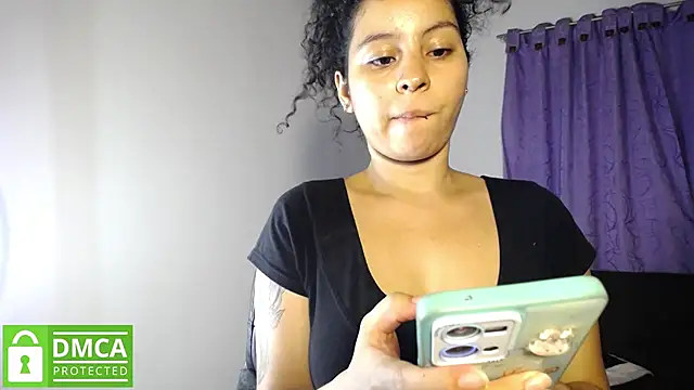 Snapshot of Mr_MrsCurie chatting on October 10, 10:42 pm Mr MrsCurie online show from October 10, 10:42 pm