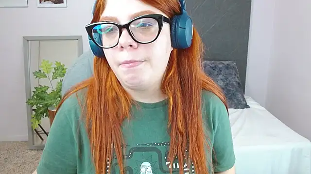 Snapshot of lucie_nicolls chatting on January 10, 11:08 pm lucie nicolls online show from January 10, 11:08 pm