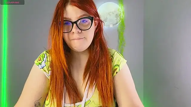 Snapshot of lucie_nicolls chatting on February 10, 7:38 pm lucie nicolls online show from February 10, 7:38 pm