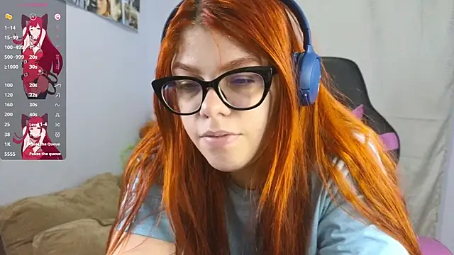 Snapshot of lucie_nicolls chatting on February 21, 10:04 pm lucie nicolls online show from February 21, 10:04 pm