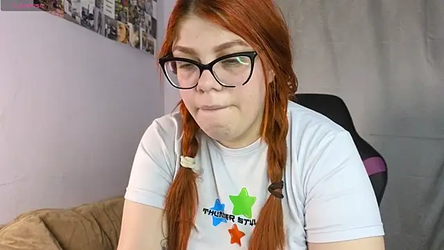 Snapshot of lucie_nicolls chatting on February 26, 7:49 pm lucie nicolls online show from February 26, 7:49 pm