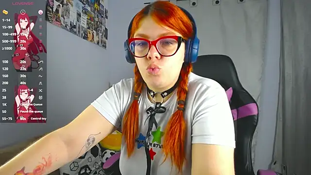 Snapshot of lucie_nicolls chatting on March 7, 8:22 pm lucie nicolls online show from March 7, 8:22 pm