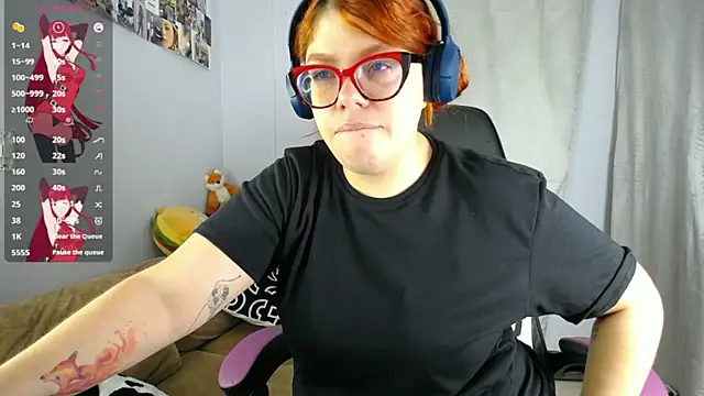 Snapshot of lucie_nicolls chatting on March 14, 6:50 pm lucie nicolls online show from March 14, 6:50 pm