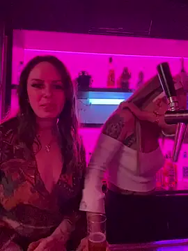 Snapshot of LizzyLush_ chatting on December 22, 5:23 am LizzyLush online show from December 22, 5:23 am