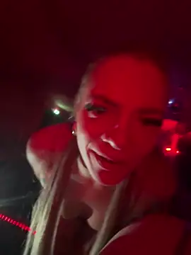 Snapshot of LizzyLush_ chatting on March 23, 1:09 am LizzyLush online show from March 23, 1:09 am