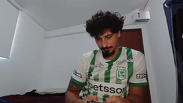 milkoffe online show from February 12, 1:06 pm