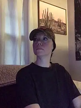 SidneyRaee online show from October 28, 3:47 pm