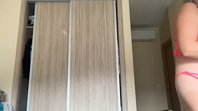 Snapshot of naughtyhollyxxxx chatting on October 15, 3:56 pm naughtyhollyxxxx online show from October 15, 3:56 pm