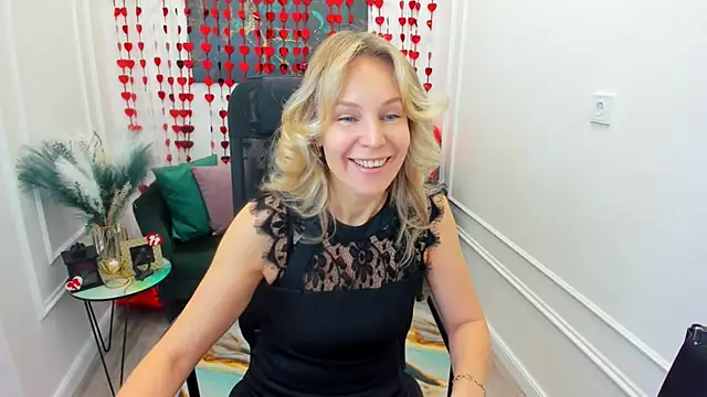 Snapshot of Sinty_Devis chatting on February 10, 4:38 am Sinty Devis online show from February 10, 4:38 am