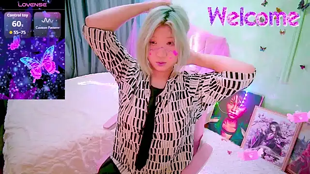 Akemilun online show from March 5, 6:04 pm