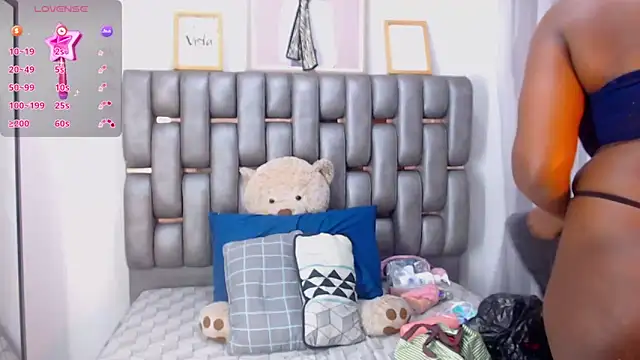 Snapshot of Sara_Marks chatting on June 22, 10:56 am Sara Marks online show from June 22, 10:56 am
