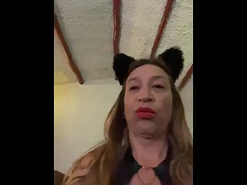 Snapshot of Gikitrans76 chatting on March 8, 3:43 am Gikitrans76 online show from March 8, 3:43 am