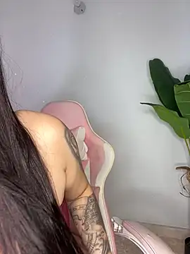 Snapshot of sophialorens_s chatting on December 20, 9:50 pm sophialorens s online show from December 20, 9:50 pm