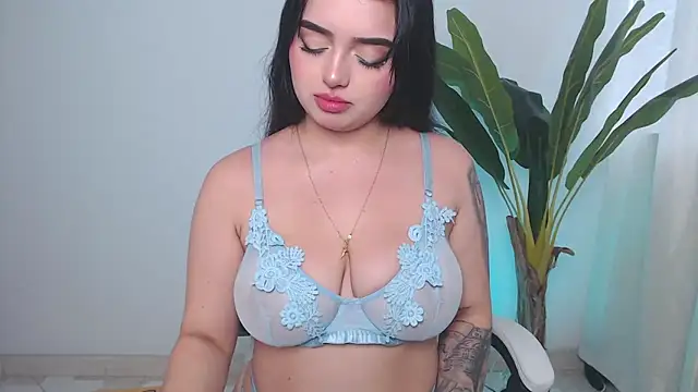 Snapshot of sophialorens_s chatting on March 5, 7:06 pm sophialorens s online show from March 5, 7:06 pm