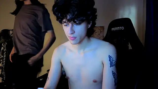 angelitofemboy online show from December 3, 9:35 pm