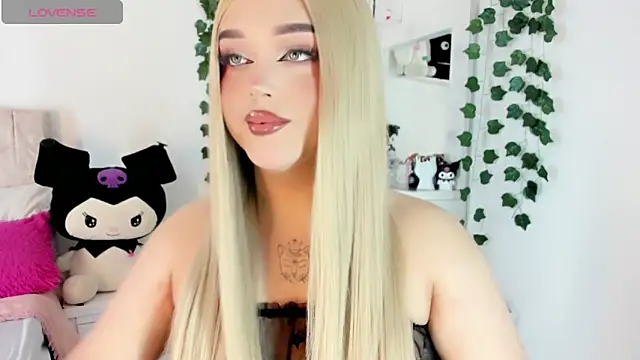 Snapshot of cattriona_muller chatting on June 13, 5:05 am cattriona muller online show from June 13, 5:05 am