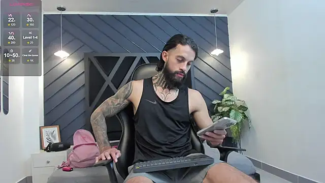 Snapshot of Apolo_Bianco_ chatting on September 18, 11:18 pm Apolo Bianco online show from September 18, 11:18 pm