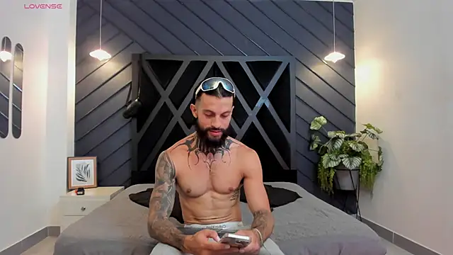 Snapshot of Apolo_Bianco_ chatting on September 29, 11:31 pm Apolo Bianco online show from September 29, 11:31 pm