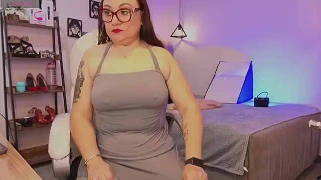 Snapshot of lady_nylon_ chatting on October 28, 12:09 pm lady nylon online show from October 28, 12:09 pm