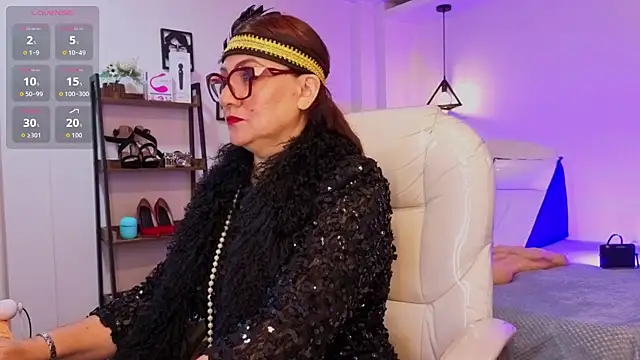 Snapshot of lady_nylon_ chatting on October 31, 12:17 pm lady nylon online show from October 31, 12:17 pm