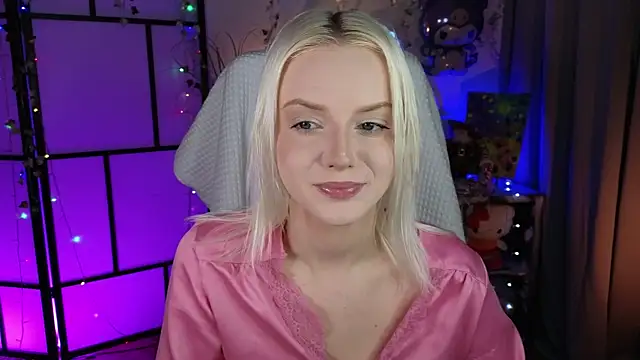 Snapshot of ImBonBon chatting on November 24, 12:32 am ImBonBon online show from November 24, 12:32 am