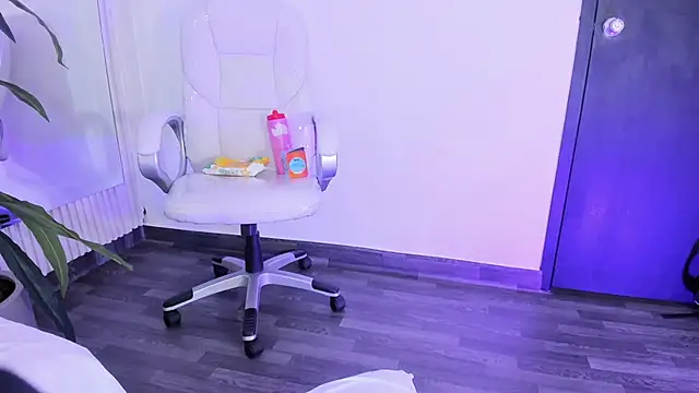 EriKlein online show from October 8, 10:51 pm