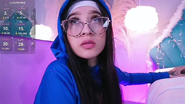 EriKlein online show from December 3, 8:40 pm