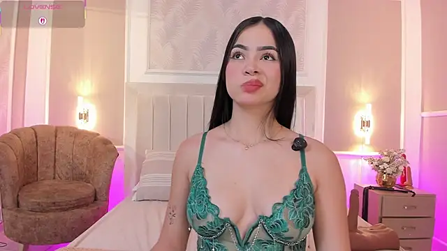 Snapshot of madison_fox1 chatting on February 13, 12:34 pm madison fox1 online show from February 13, 12:34 pm