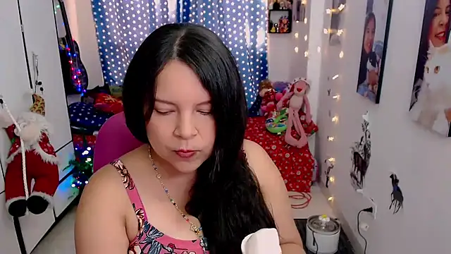 claryssa  online show from December 22, 8:58 pm