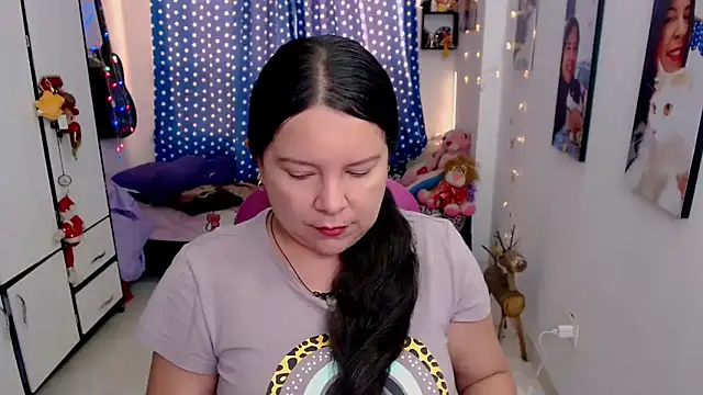 claryssa  online show from February 9, 8:57 pm