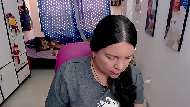 claryssa  online show from February 26, 7:46 pm