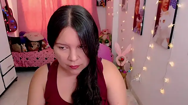 claryssa  online show from April 7, 7:58 pm