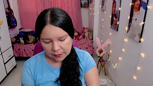 claryssa  online show from April 14, 10:27 pm