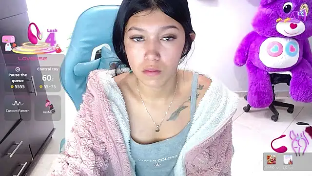 emily rosse04 online show from April 9, 11:59 am