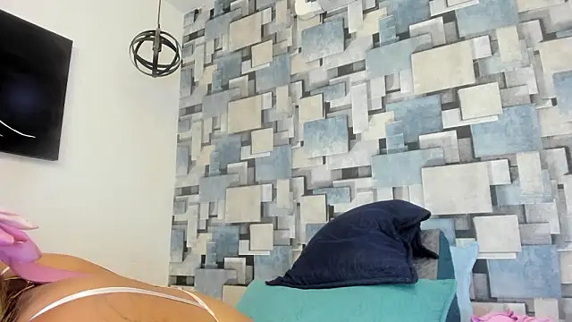 angel dthroatt online show from March 6, 12:12 pm