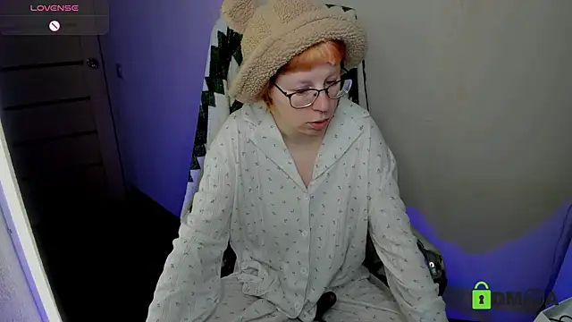 Melissa Wells online show from December 4, 9:01 pm