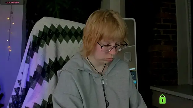 Melissa Wells online show from April 16, 8:20 pm