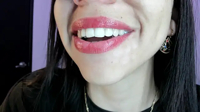 Snapshot of Katty_mouth chatting on June 21, 4:20 pm Katty mouth online show from June 21, 4:20 pm