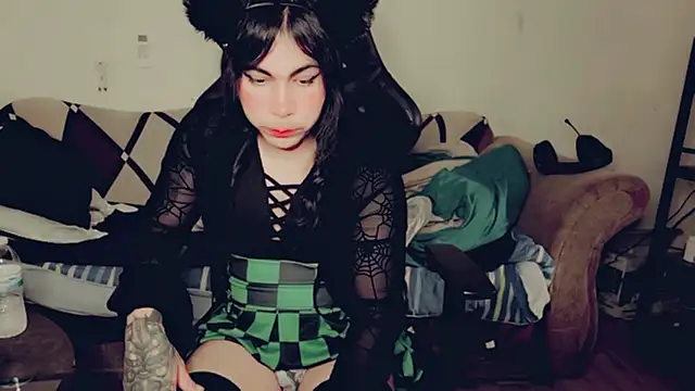 Snapshot of evelyntvsexy chatting on June 23, 2:59 pm evelyntvsexy online show from June 23, 2:59 pm