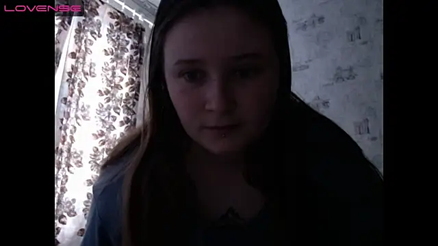 Snapshot of Light_Luna chatting on December 5, 6:32 am Light Luna online show from December 5, 6:32 am
