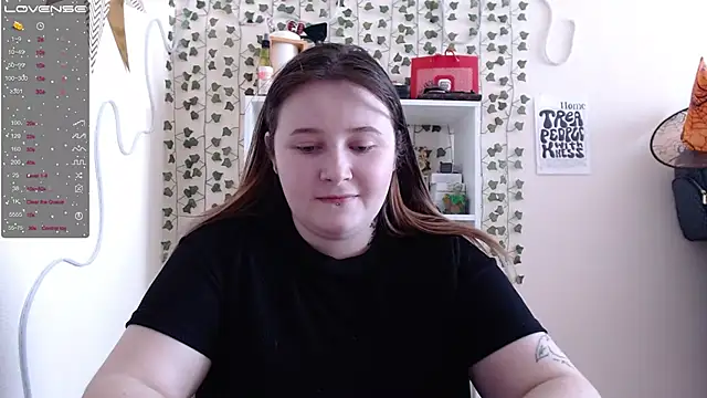 Snapshot of Light_Luna chatting on February 7, 7:29 am Light Luna online show from February 7, 7:29 am
