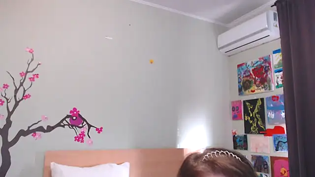 genialwomen online show from December 23, 9:05 am