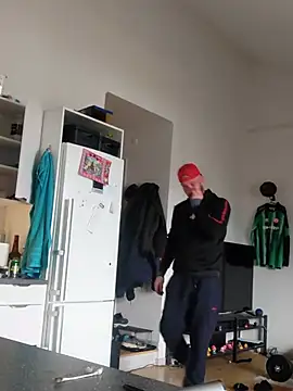 eltoulou online show from February 25, 7:36 pm