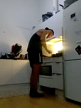 eltoulou online show from November 4, 10:20 pm