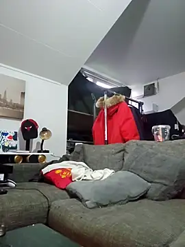 eltoulou online show from April 12, 6:02 pm