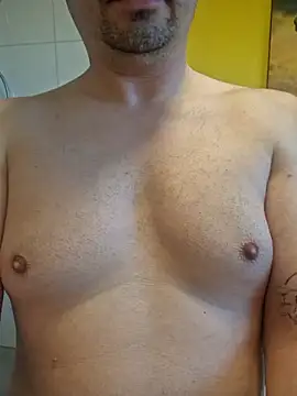 Snapshot of Picknick84 chatting on November 18, 2:32 pm Picknick84 online show from November 18, 2:32 pm