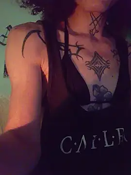 Snapshot of SuccubusTatuada chatting on March 21, 6:51 pm SuccubusTatuada online show from March 21, 6:51 pm