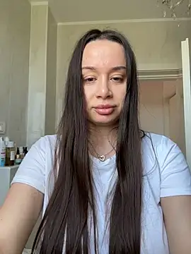 Snapshot of deliaroyal chatting on May 26, 1:29 pm deliaroyal online show from May 26, 1:29 pm