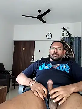 Snapshot of lovbombayduck11 chatting on February 12, 10:10 am lovbombayduck11 online show from February 12, 10:10 am