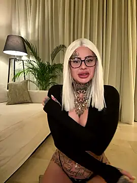 Snapshot of bambixboo chatting on January 17, 9:51 pm bambixboo online show from January 17, 9:51 pm